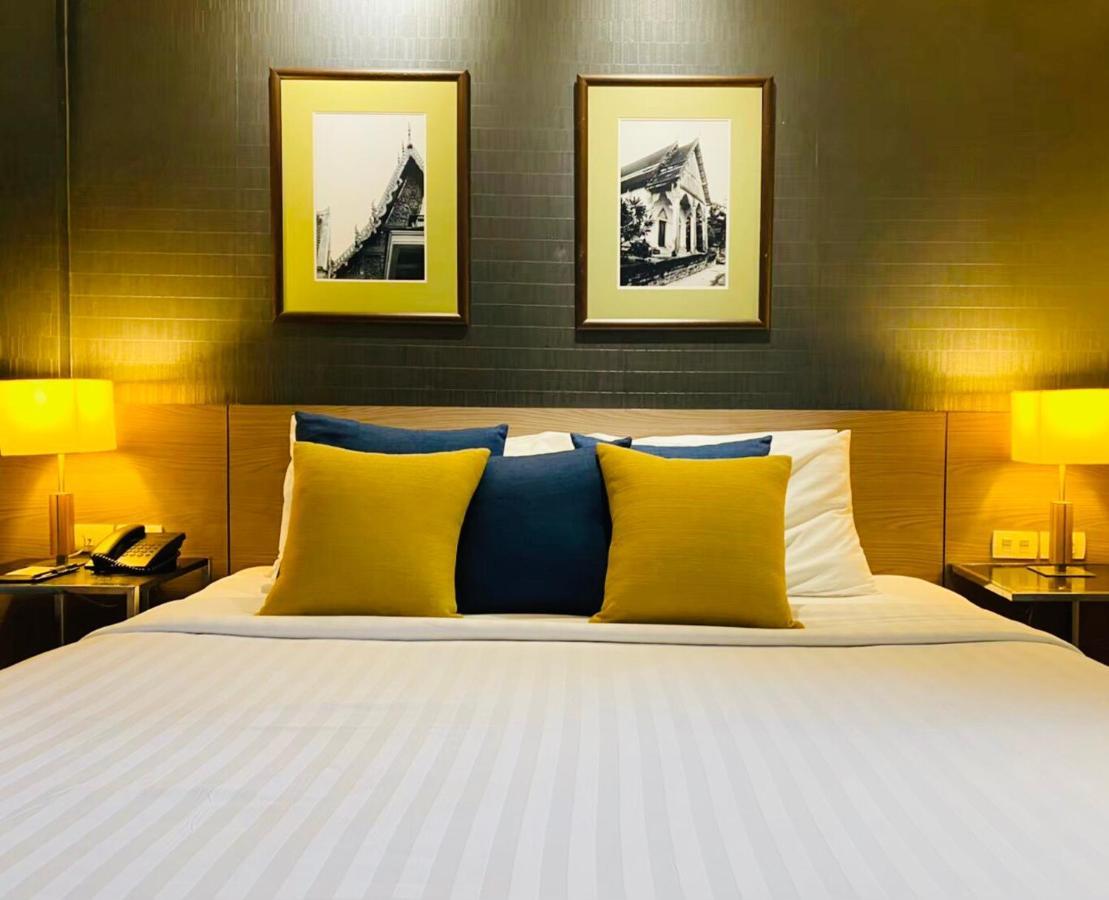 Alt Hotel Nana By Uhg Bangkok Exteriör bild