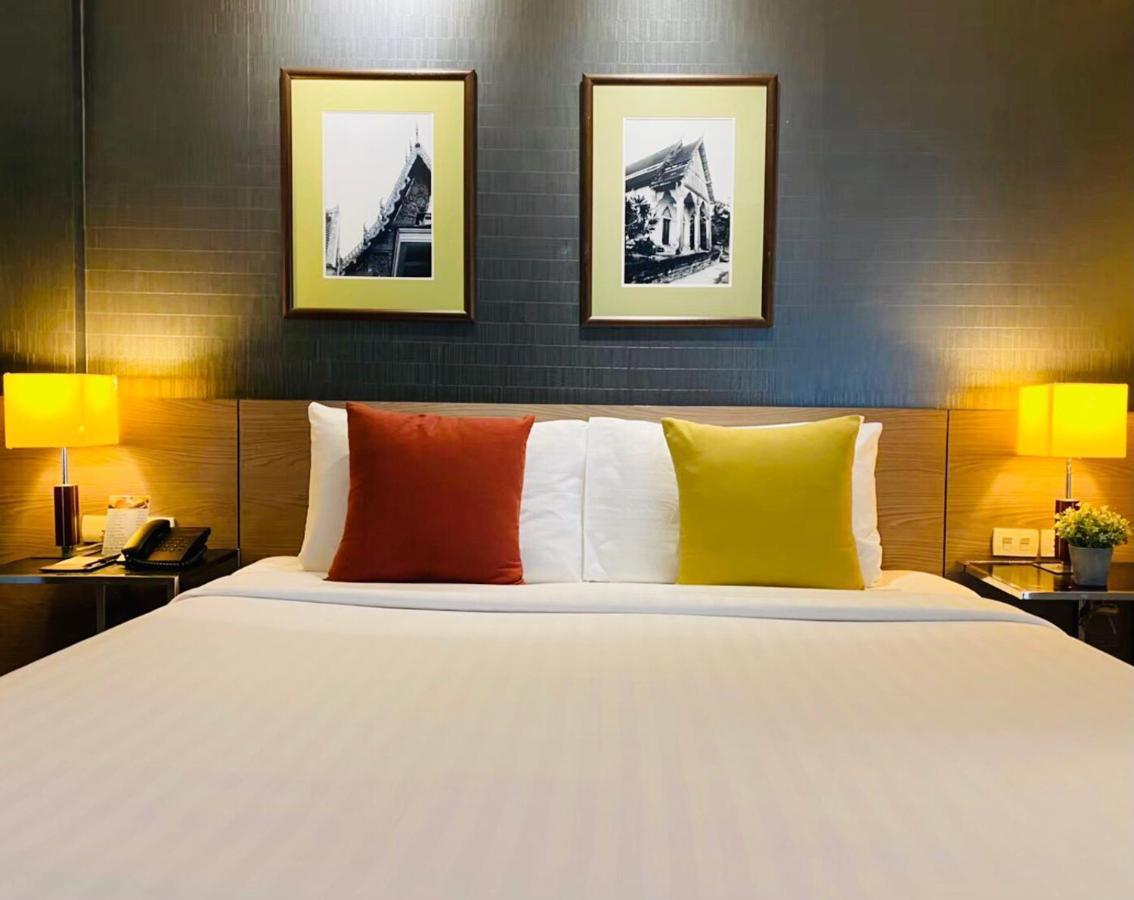 Alt Hotel Nana By Uhg Bangkok Exteriör bild