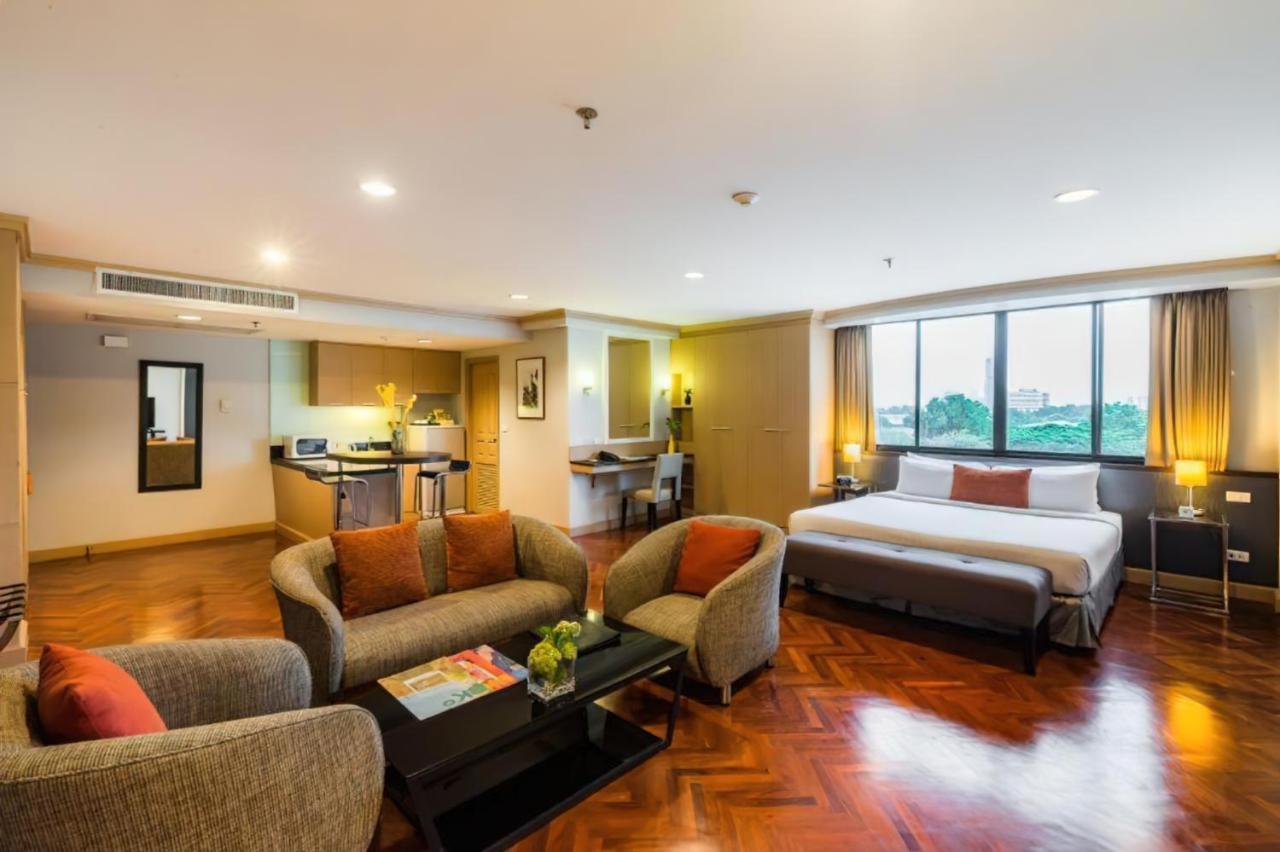 Alt Hotel Nana By Uhg Bangkok Exteriör bild