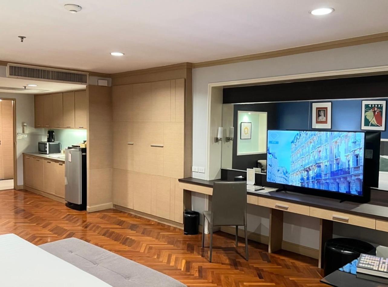 Alt Hotel Nana By Uhg Bangkok Exteriör bild