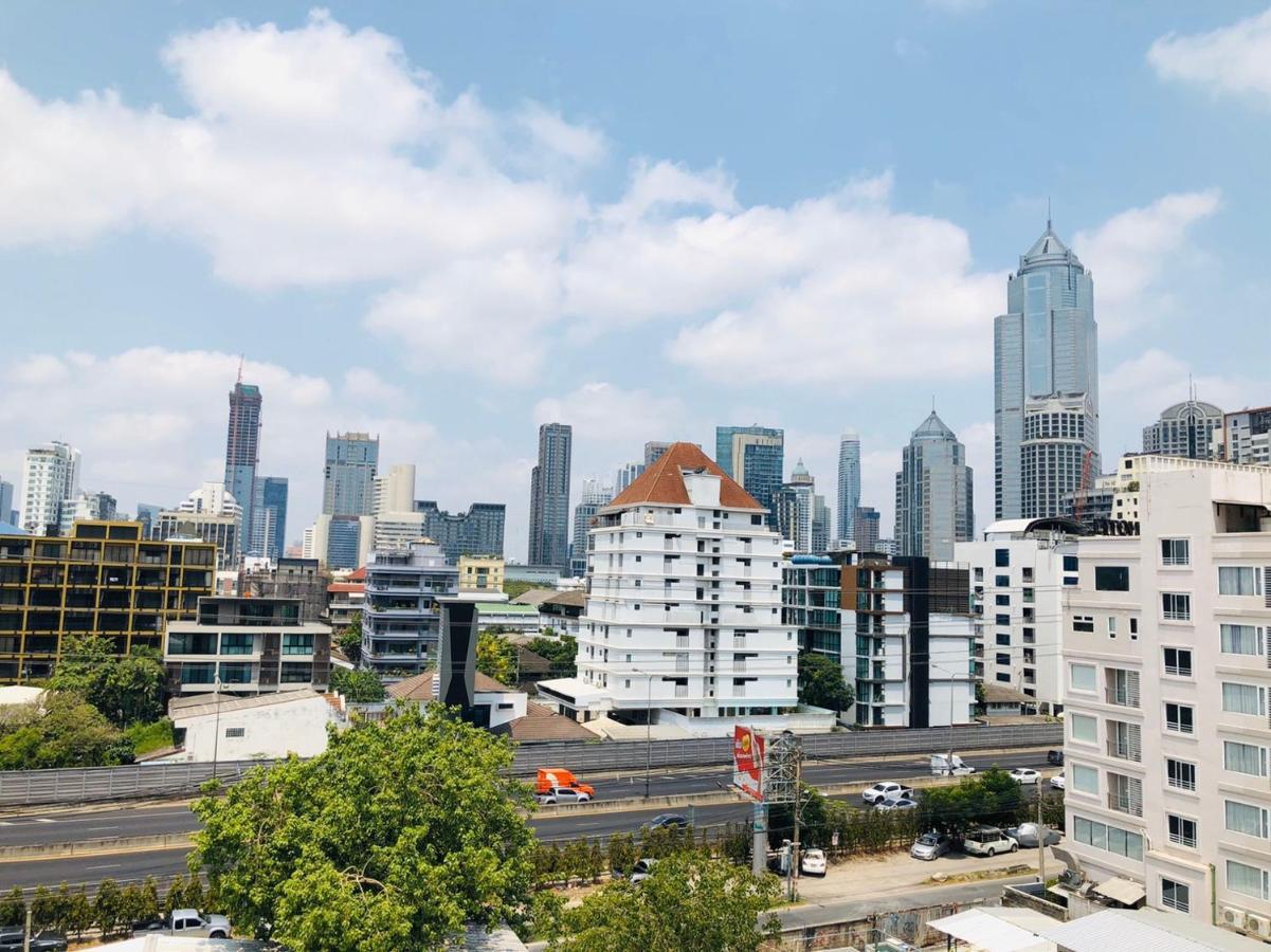 Alt Hotel Nana By Uhg Bangkok Exteriör bild